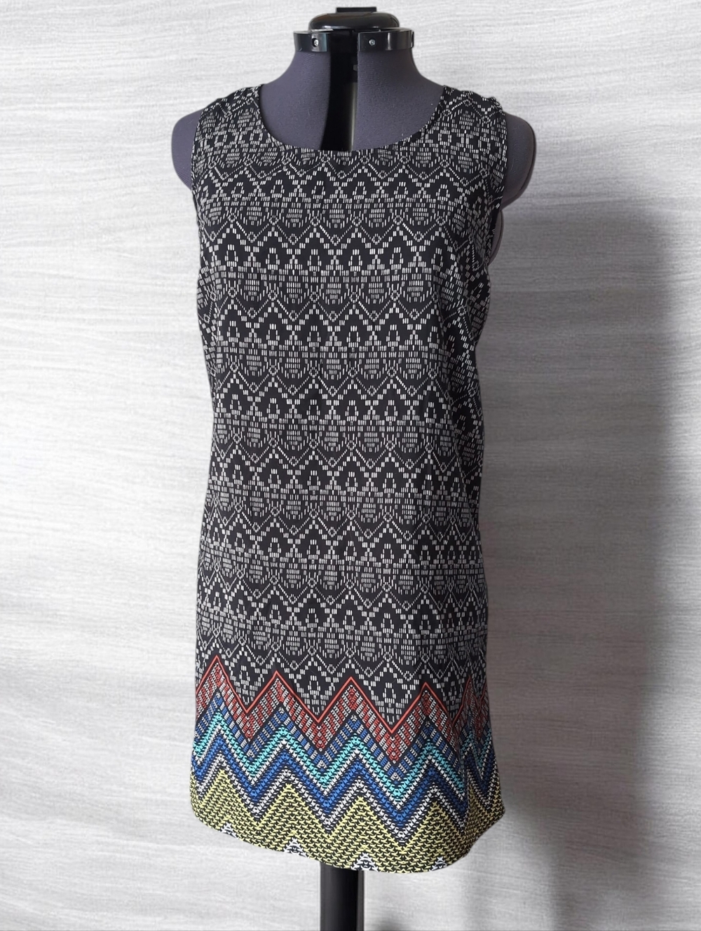 Sleeveless Black Patterned Shift Dress with Colorful Chevron Hem